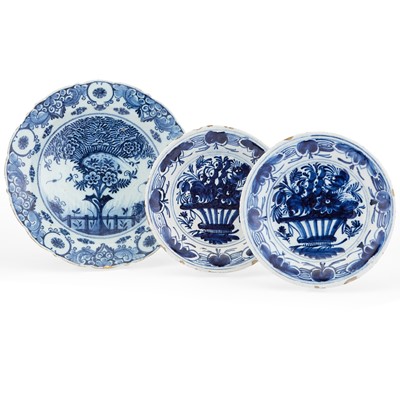 Lot 282 - Dutch Delft Blue and White Tea Tree Charger