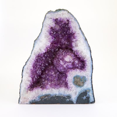 Lot 1044 - Decorative Amethyst Geode