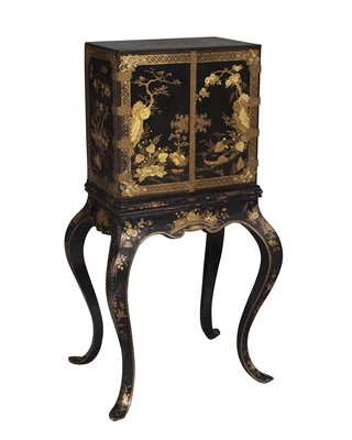 Lot 256 - George III Style Lacquered and Parcel Gilt Chest on Stand