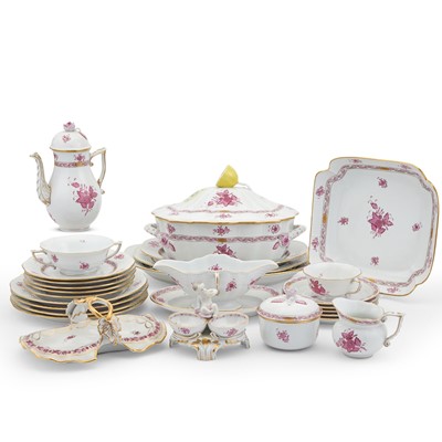 Lot 11 - Herend Hand-Painted Porcelain Chinese Bouquet (Raspberry) Pattern Partial Dinner Service