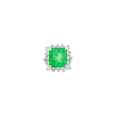 Lot 75 - White Gold, Emerald and Diamond Ring