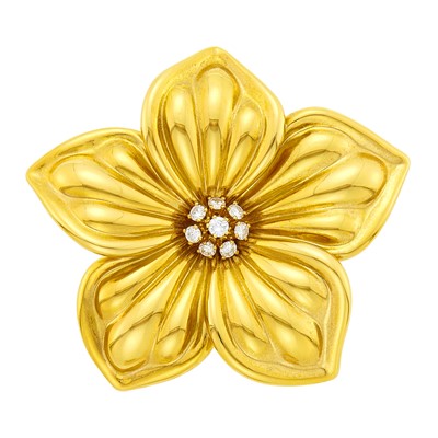 Lot 30 - Van Cleef & Arpels Gold and Diamond Flower Brooch