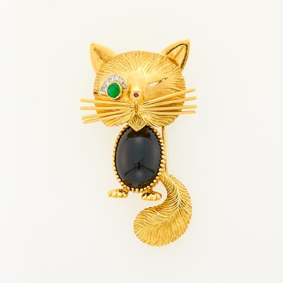 Lot 1046 - Péry et Fils Gold, Black Onyx, Cabochon Emerald and Diamond Cat Clip-Brooch, France
