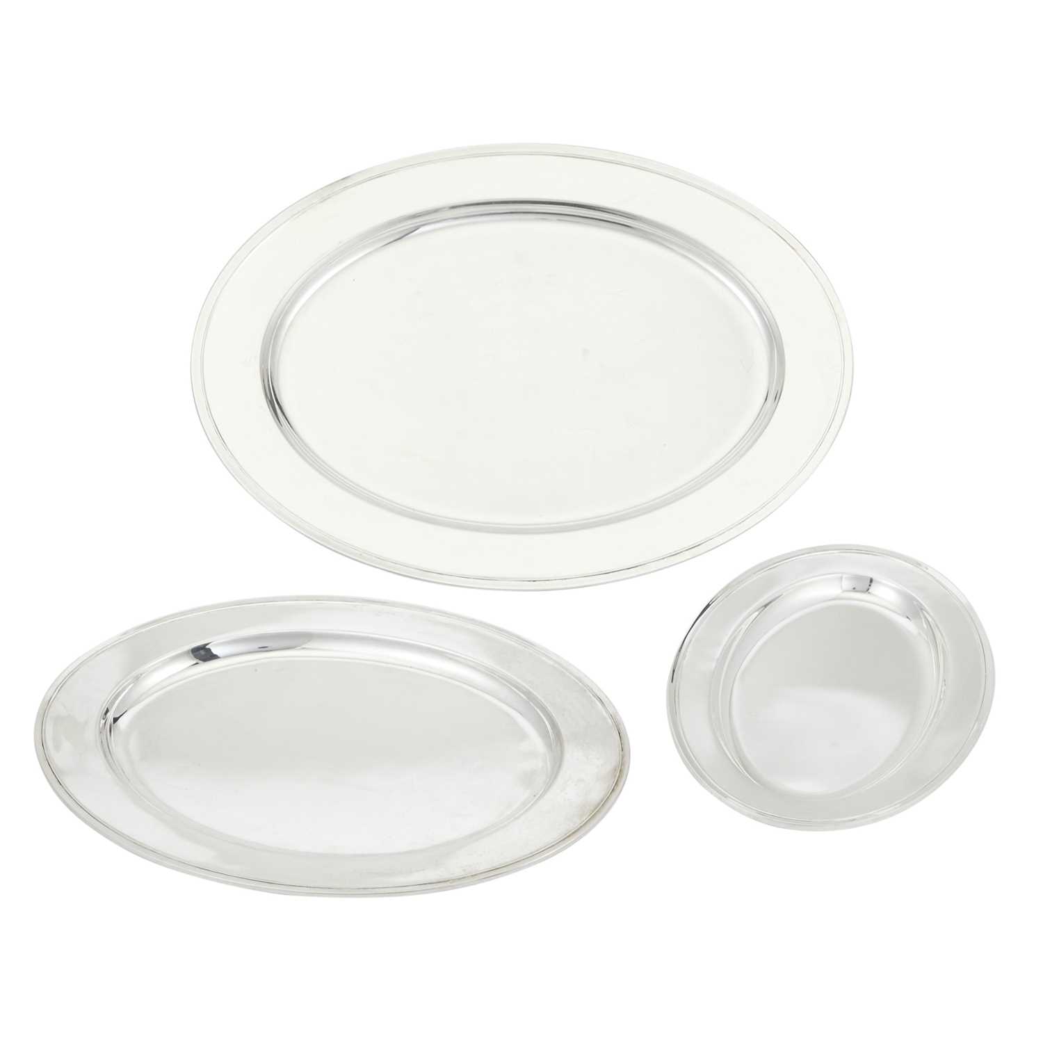 Lot 187 - Suite of Three Gorham Sterling Silver Graduated Platters