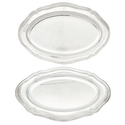 Lot 124 - Assembled Graduated Pair of Continental Silver Platters