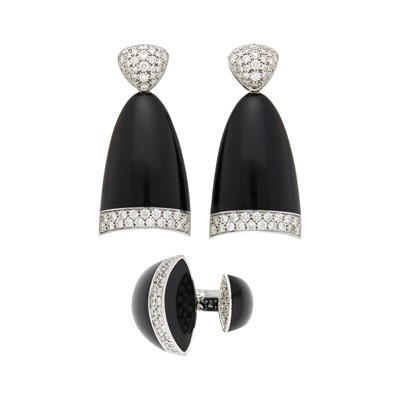Lot 1056 - de Grisogono Pair of White Gold, Ebony and Diamond Pendant-Earclips and Ring