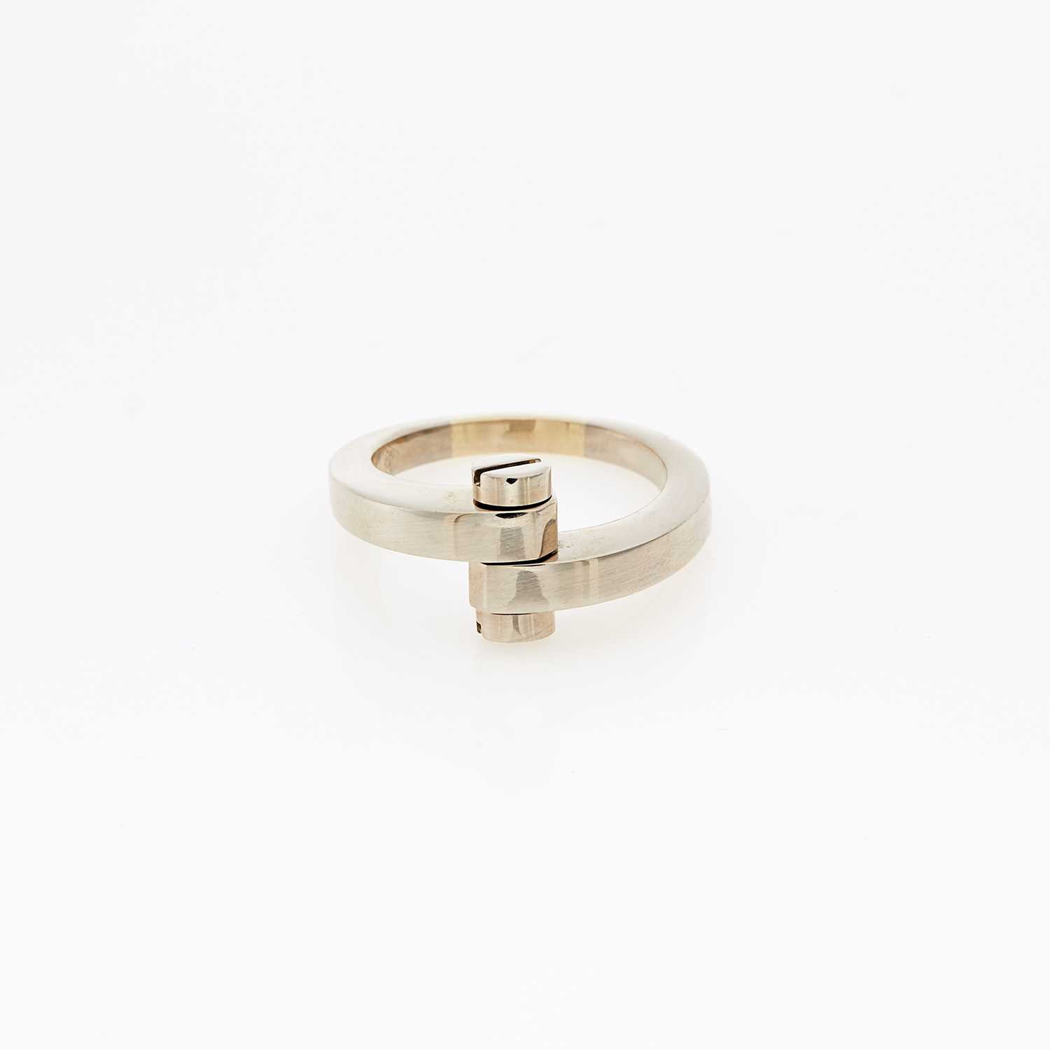 Lot 1060 - Cartier White Gold 'Menotte' Ring