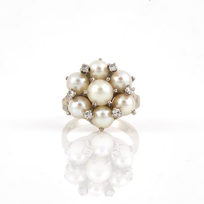 Lot 293 - Diamond and Bead Ring, 14K 3 dwt. all