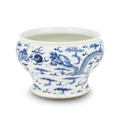 Lot 179 - A Chinese 'Dragon' Blue and White Porcelain Jar, Guan