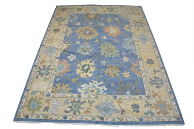 Lot 476 - Indo-Oushak Carpet