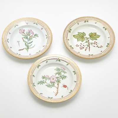 Lot 27 - Set of Six Royal Copenhagen "Flora Danica" Pattern Porcelain Dinner Plates and a Mustard Pot