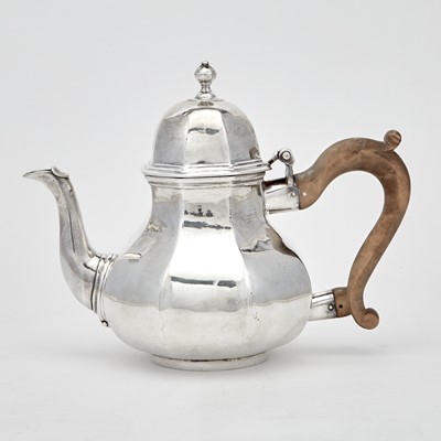 Lot 1099 - George I Sterling Silver Octagonal Teapot