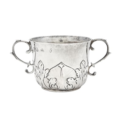 Lot 1098 - James II Sterling Silver Porringer