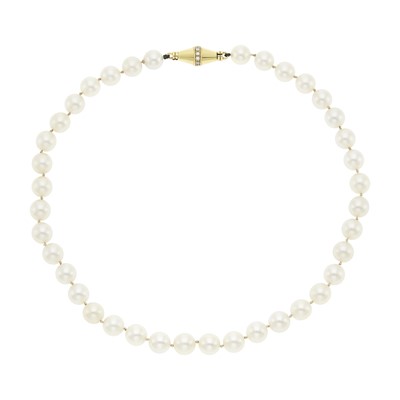 Lot 1086 - Cultured Pearl Necklace with Gold and Diamond Clasp