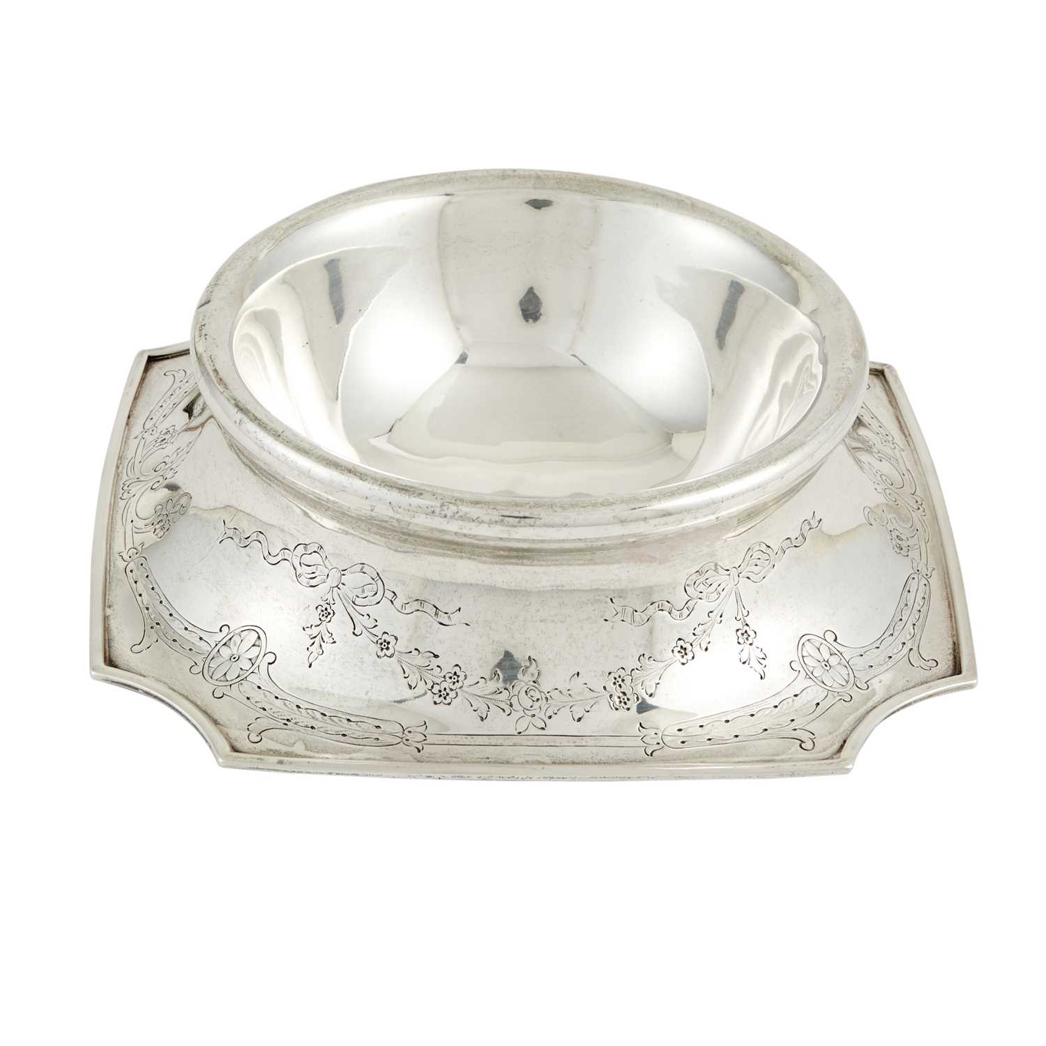 Lot 180 - Novelty Gorham Sterling Silver Dog Bowl
