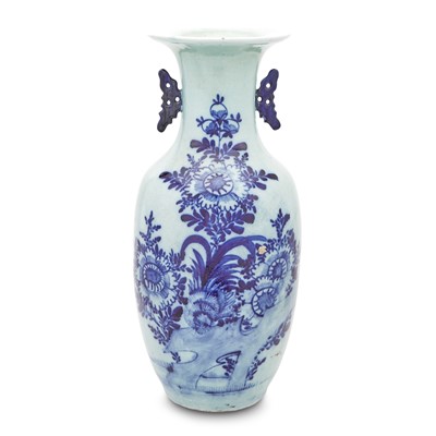 Lot 116 - A Chinese Porcelain Vase