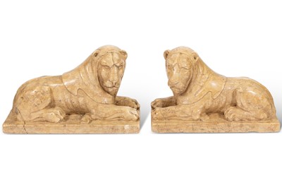 Lot 270 - Pair of Marble Lions