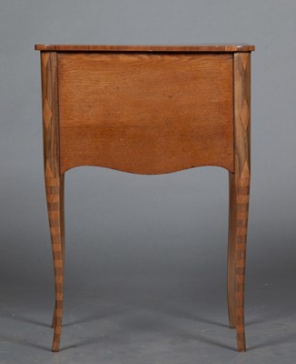 Lot 740 - Louis XV Style Table en Chiffonnier