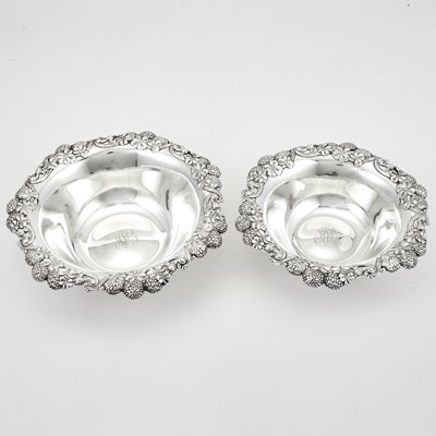 Lot 214 - Graduated Pair of Tiffany & Co. Sterling Silver "Clover" Bowls