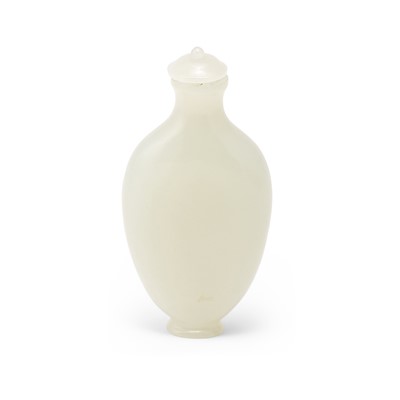 Lot 3 - A Chinese White Jade Snuff Bottle