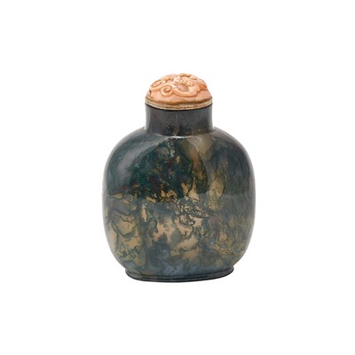 Lot 6 - A Chinese Moss Agate Snuff Bottle
