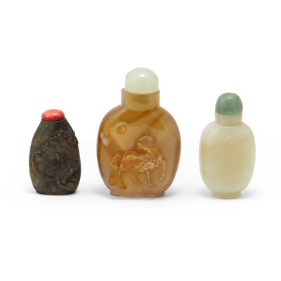 Lot 404 - A Group of Three Snuff Bottles