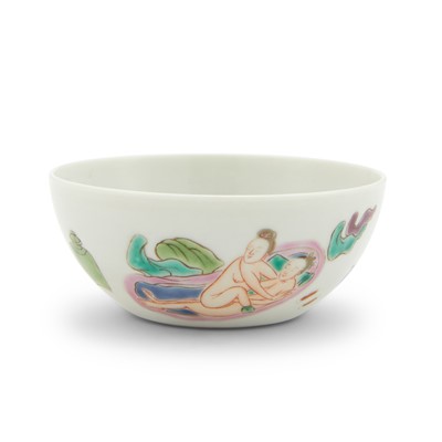 Lot 716 - A Chinese Famille Rose Porcelain Cup