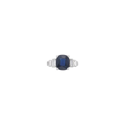 Lot 2100 - Platinum, Sapphire and Diamond Ring