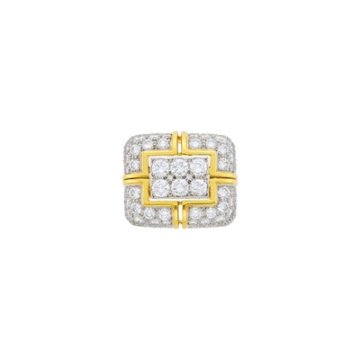 Lot 175 - Two-Color Gold and Diamond Ring