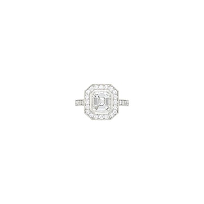 Lot 123 - Platinum and Diamond Ring