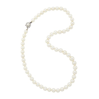 Lot 120 - Tiffany & Co. Cultured Pearl Necklace with Platinum, Cultured Pearl and Diamond Clasp