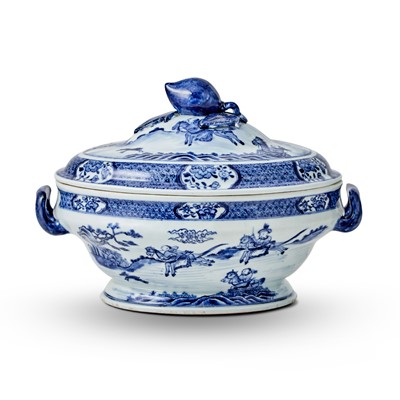 Lot 267 - Chinese Blue and White Porcelain Tureen and cover