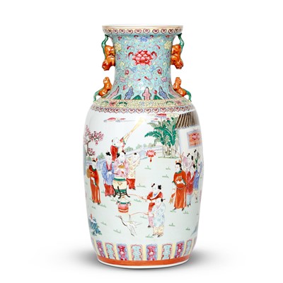 Lot 284 - A Large Chinese Enameled Porcelain Vase