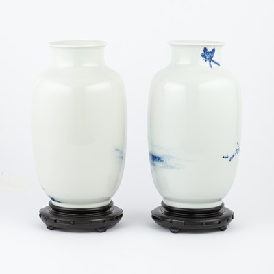 Lot 718 - A Pair of Finely-Decorated Chinese Blue and White Porcelain Vases