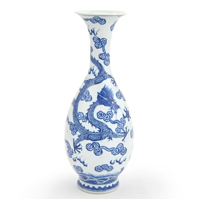 Lot 243 - A Chinese Blue and White Porcelain 'Dragon' Vase