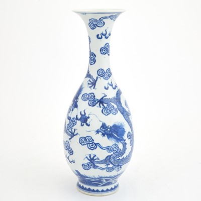 Lot 115 - A Chinese Blue and White Porcelain 'Dragon' Vase