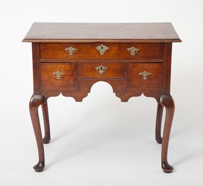 Lot 1059 - Queen Anne Walnut Dressing Table