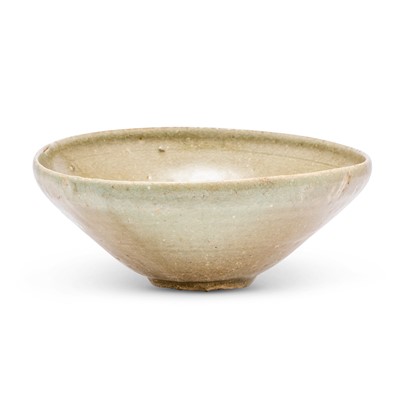 Lot 641 - A Chinese Yaozhou Celadon Bowl