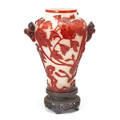 Lot 552 - A Chinese Red Glass Overlay Vase