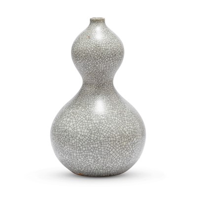 Lot 229 - A Chinese Crackle Glazed Porcelain Vase