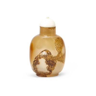 Lot 10 - A Chinese Agate Snuff Bottle