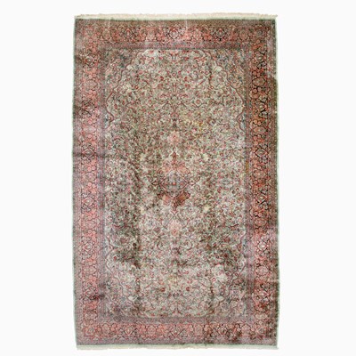 Lot 325 - Sarouk Carpet