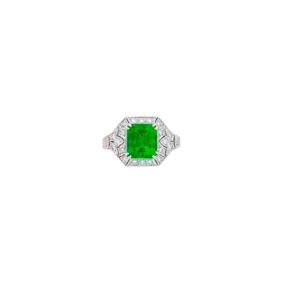Lot 1073 - Platinum, Emerald and Diamond Ring