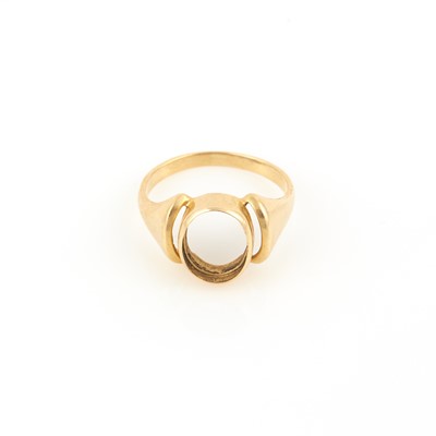 Lot 191 - Gold Ring, 14K 2 dwt., stone missing