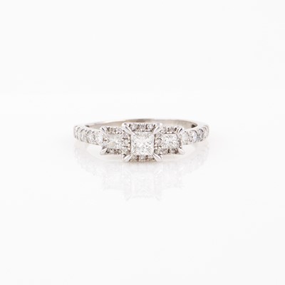 Lot 237 - Diamond Ring, 37 diamonds about 0.80 ct., 10K 1 dwt.