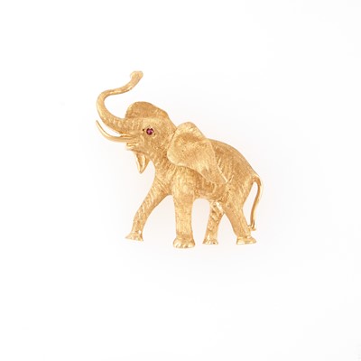 Lot 270 - Gold and Stone Elephant Pin, 14K 7 dwt. all