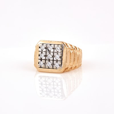 Lot 314 - Diamond Ring, 9 diamonds about 0.45 ct., 14K 10 dwt.