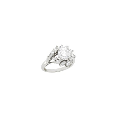 Lot 1157 - Platinum and Diamond Ring
