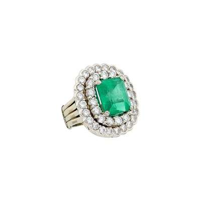 Lot 28 - White Gold, Emerald and Diamond Ring