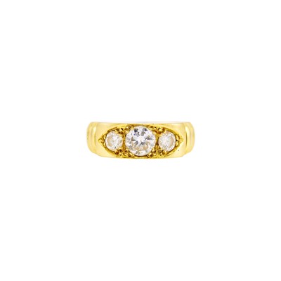 Lot 1042 - Gold and Diamond Ring